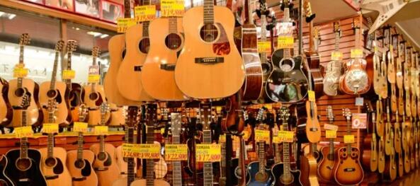 买吉他时你需要